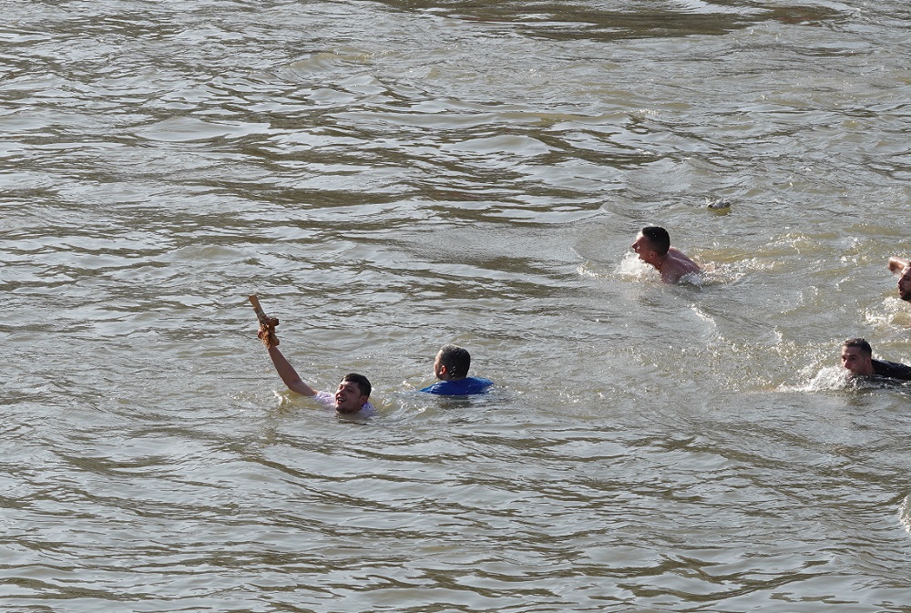 Stojance Ilievski go fana krstot za VODICI 2026