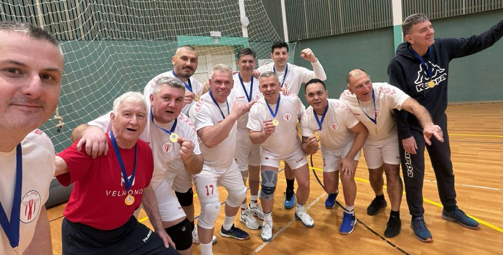 (ФОТО+ВИДЕО) Ветераните на Борец со пет победи и ниту еден загубен сет до златото на силниот Гран при турнир на островот Раб