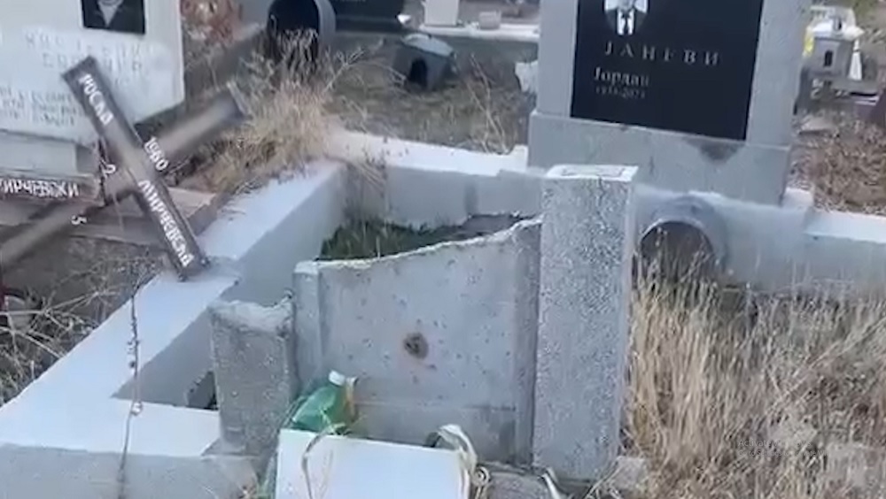 Vandalizam grobovi