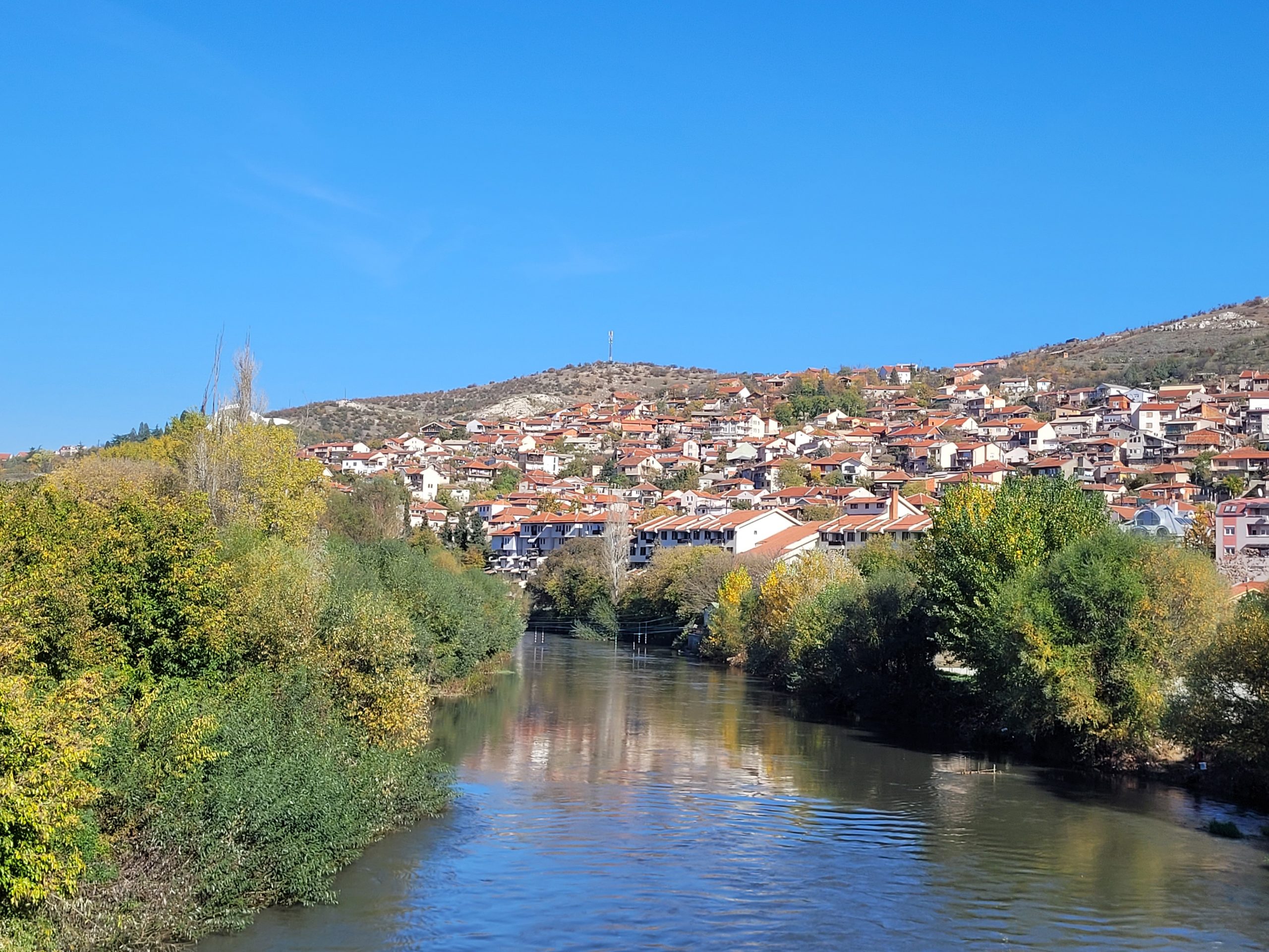 Veles noemvri mesec soncevo